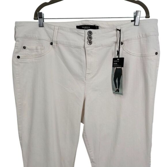 Torrid Straight Leg Denim Jeggings White Size 22R NWT - Picture 3 of 9